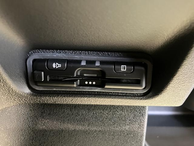 N−BOXカスタムターボベンチシート アイドリングストップ車 両側電動スライドドア オートライト LEDヘッドライト 電動パーキングブレーキ 純正ナビ CD DVD Bluetooth USB フルセグTV バックカメラ(愛媛県)の中古車