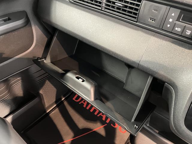 N−BOXカスタムターボベンチシート アイドリングストップ車 両側電動スライドドア オートライト LEDヘッドライト 電動パーキングブレーキ 純正ナビ CD DVD Bluetooth USB フルセグTV バックカメラ(愛媛県)の中古車