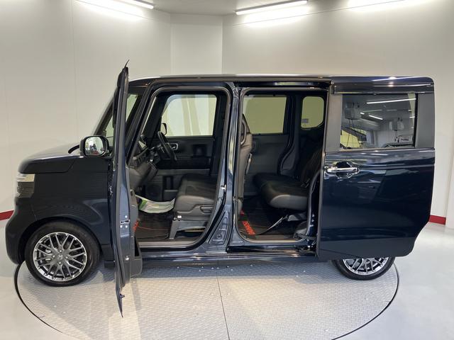 N−BOXカスタムターボベンチシート アイドリングストップ車 両側電動スライドドア オートライト LEDヘッドライト 電動パーキングブレーキ 純正ナビ CD DVD Bluetooth USB フルセグTV バックカメラ(愛媛県)の中古車