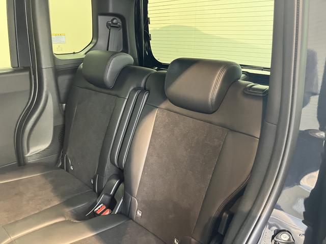 N−BOXカスタムターボベンチシート アイドリングストップ車 両側電動スライドドア オートライト LEDヘッドライト 電動パーキングブレーキ 純正ナビ CD DVD Bluetooth USB フルセグTV バックカメラ(愛媛県)の中古車