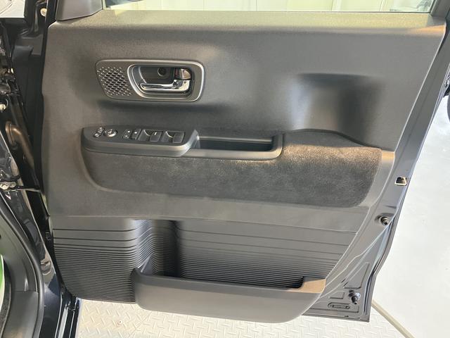 N−BOXカスタムターボベンチシート アイドリングストップ車 両側電動スライドドア オートライト LEDヘッドライト 電動パーキングブレーキ 純正ナビ CD DVD Bluetooth USB フルセグTV バックカメラ(愛媛県)の中古車