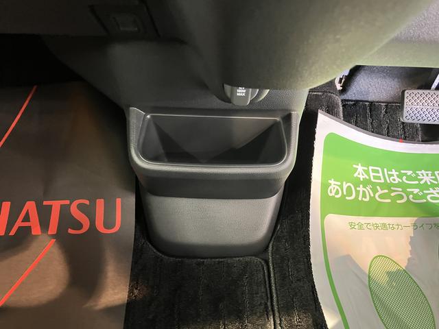 N−BOXカスタムターボベンチシート アイドリングストップ車 両側電動スライドドア オートライト LEDヘッドライト 電動パーキングブレーキ 純正ナビ CD DVD Bluetooth USB フルセグTV バックカメラ(愛媛県)の中古車