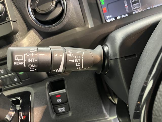 N−BOXカスタムターボベンチシート アイドリングストップ車 両側電動スライドドア オートライト LEDヘッドライト 電動パーキングブレーキ 純正ナビ CD DVD Bluetooth USB フルセグTV バックカメラ(愛媛県)の中古車