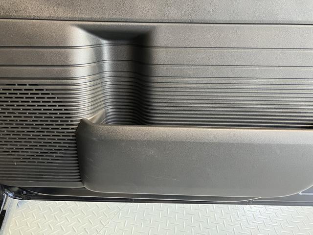 N−BOXカスタムターボベンチシート アイドリングストップ車 両側電動スライドドア オートライト LEDヘッドライト 電動パーキングブレーキ 純正ナビ CD DVD Bluetooth USB フルセグTV バックカメラ(愛媛県)の中古車