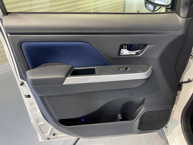 ルーミーカスタムG−T2WD 両側電動スライドドア オートライト 運転席・助手席シートヒーター クルーズコントロール LEDヘッドライト オートマチックハイビーム アイドリングストップ車 フロントフォグランプ 純正ナビ(愛媛県)の中古車