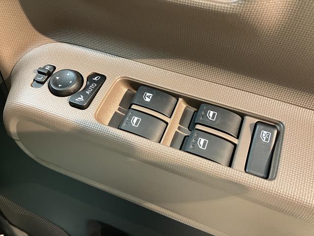 ムーヴキャンバスセオリーＧ２ＷＤ　ベンチシート　両側電動スライドドア　オートライト　ＬＥＤヘッドライトフロントフォグランプ　アイドリングストップ車　運転席・助手席シートヒーター　電動パーキングブレーキ　パノラマモニター（愛媛県）の中古車