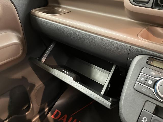 ムーヴキャンバスセオリーＧ２ＷＤ　ベンチシート　両側電動スライドドア　オートライト　ＬＥＤヘッドライトフロントフォグランプ　アイドリングストップ車　運転席・助手席シートヒーター　電動パーキングブレーキ　パノラマモニター（愛媛県）の中古車