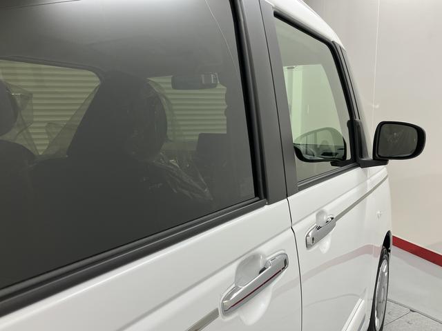 ムーヴキャンバスセオリーＧ２ＷＤ　ベンチシート　両側電動スライドドア　オートライト　ＬＥＤヘッドライトフロントフォグランプ　アイドリングストップ車　運転席・助手席シートヒーター　電動パーキングブレーキ　パノラマモニター（愛媛県）の中古車