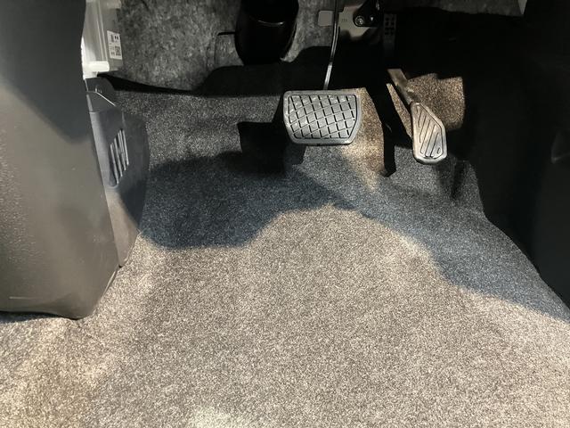 ムーヴキャンバスセオリーＧ２ＷＤ　ベンチシート　両側電動スライドドア　オートライト　ＬＥＤヘッドライトフロントフォグランプ　アイドリングストップ車　運転席・助手席シートヒーター　電動パーキングブレーキ　パノラマモニター（愛媛県）の中古車