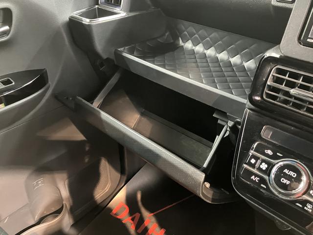 タントカスタムＸスタイルセレクション２ＷＤ　ベンチシート　両側電動スライドドア　アイドリングストップ車　オートライト　ＬＥＤヘッドライト　フロントフォグランプ　運転席・助手席シートヒーター　プッシュスタート　純正ナビ　ＣＤ　ＤＶＤ（愛媛県）の中古車