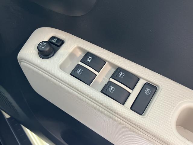 ミラココアココアＬ２ＷＤ　ＣＶＴ車　ＣＤ　ベンチシート　アイドリングストップ　電動格納ドアミラー　キーレスエントリー　リヤコーナーセンサー　マニュアルエアコン　パワステ　パワーウィンドウ（愛媛県）の中古車