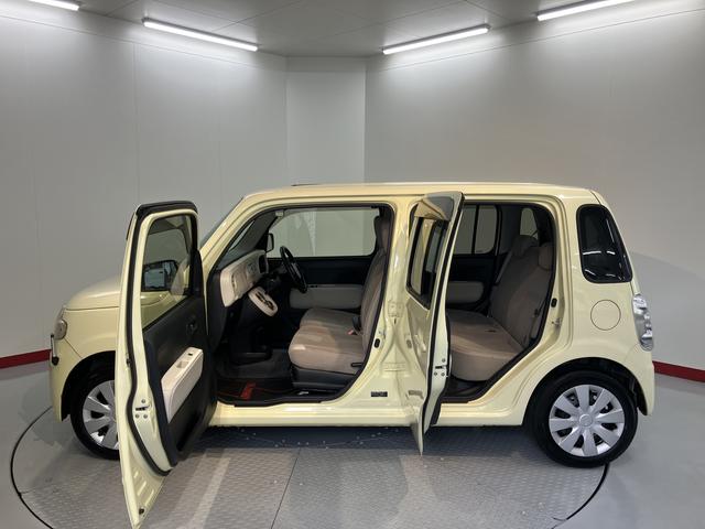 ミラココアココアＬ２ＷＤ　ＣＶＴ車　ＣＤ　ベンチシート　アイドリングストップ　電動格納ドアミラー　キーレスエントリー　リヤコーナーセンサー　マニュアルエアコン　パワステ　パワーウィンドウ（愛媛県）の中古車