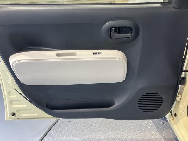 ミラココアココアＬ２ＷＤ　ＣＶＴ車　ＣＤ　ベンチシート　アイドリングストップ　電動格納ドアミラー　キーレスエントリー　リヤコーナーセンサー　マニュアルエアコン　パワステ　パワーウィンドウ（愛媛県）の中古車