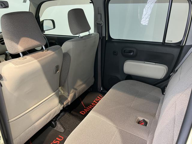 ミラココアココアＬ２ＷＤ　ＣＶＴ車　ＣＤ　ベンチシート　アイドリングストップ　電動格納ドアミラー　キーレスエントリー　リヤコーナーセンサー　マニュアルエアコン　パワステ　パワーウィンドウ（愛媛県）の中古車