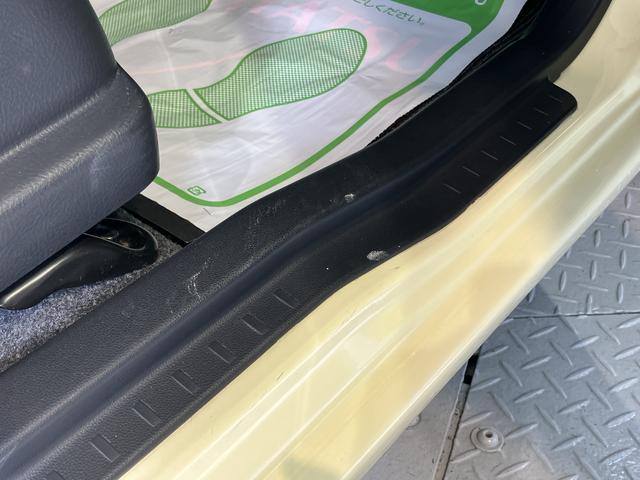 ミラココアココアＬ２ＷＤ　ＣＶＴ車　ＣＤ　ベンチシート　アイドリングストップ　電動格納ドアミラー　キーレスエントリー　リヤコーナーセンサー　マニュアルエアコン　パワステ　パワーウィンドウ（愛媛県）の中古車