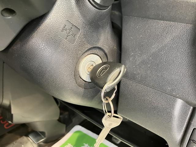 ハイゼットカーゴクルーズＳＡIIIＳＡＩＩＩ　２ＷＤ　ＡＴ車　ＣＤ　アイドリングストップ　マニュアルエアコン　パワステ　前席パワーウィンドウ　ＡＢＳ　キーレスエントリー　電動格納ドアミラー　ドライブレコーダー（愛媛県）の中古車