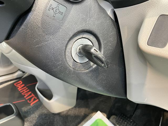 ミライースＸ２ＷＤ　アイドリングストップ車　盗難防止装置　純正ナビ　ＣＤ　ＵＳＢ　ワンセグＴＶ　電動格納ミラー　運転席・助手席エアバッグ（愛媛県）の中古車