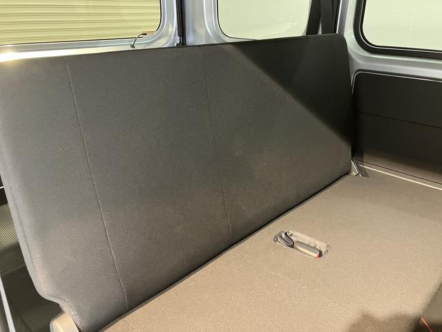 ハイゼットカーゴＤＸ２ＷＤ　コーナーセンサー　アイドリングストップ車　オートライト　オートマチックハイビーム　ハロゲンヘッドライト　ＡＭ　ＦＭ　マニュアルエアコン　運転席・助手席エアバッグ（愛媛県）の中古車