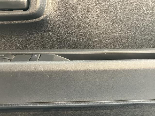 ハイゼットカーゴＤＸ２ＷＤ　コーナーセンサー　アイドリングストップ車　オートライト　オートマチックハイビーム　ハロゲンヘッドライト　ＡＭ　ＦＭ　マニュアルエアコン　運転席・助手席エアバッグ（愛媛県）の中古車