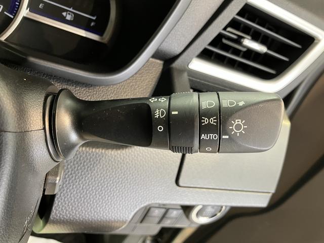 ルーミーカスタムＧ　Ｓプッシュスタート　両側電動スライドドア　アイドリングストップ車　オートライト　ＬＥＤヘッドライト　フロントフォグランプ　純正ナビ　ＣＤ　ＤＶＤ　フルセグＴＶ　ＳＤ　Ｂｌｕｅｔｏｏｔｈ　ＥＴＣ車載器（愛媛県）の中古車