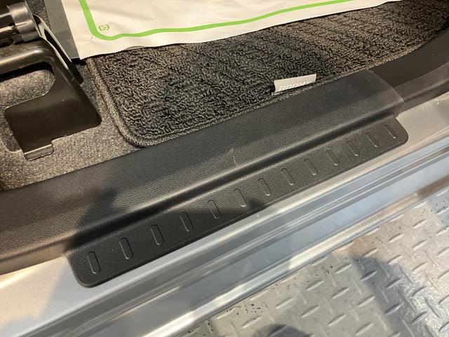 ルーミーカスタムＧ　Ｓプッシュスタート　両側電動スライドドア　アイドリングストップ車　オートライト　ＬＥＤヘッドライト　フロントフォグランプ　純正ナビ　ＣＤ　ＤＶＤ　フルセグＴＶ　ＳＤ　Ｂｌｕｅｔｏｏｔｈ　ＥＴＣ車載器（愛媛県）の中古車