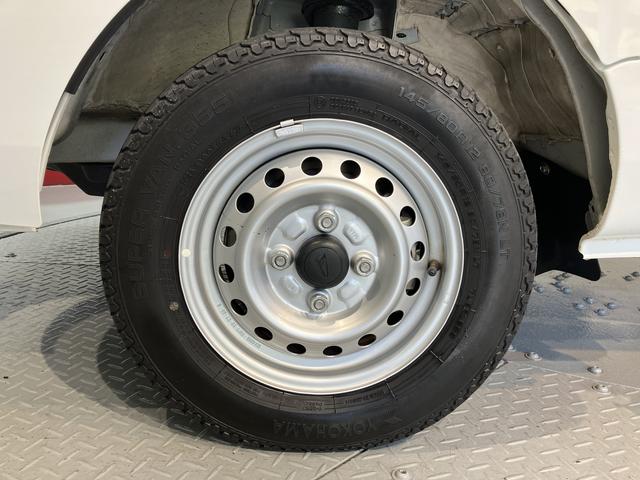 ハイゼットトラックスタンダード2WD マニュアル車 ハロゲンヘッドライト コーナーセンサー アイドリングストップ車 オートライト オートマチックハイビーム マニュアルエアコン 運転席・助手席エアバッグ AM FM(愛媛県)の中古車