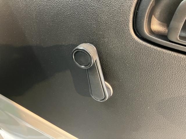 ハイゼットトラックスタンダード2WD マニュアル車 ハロゲンヘッドライト コーナーセンサー アイドリングストップ車 オートライト オートマチックハイビーム マニュアルエアコン 運転席・助手席エアバッグ AM FM(愛媛県)の中古車