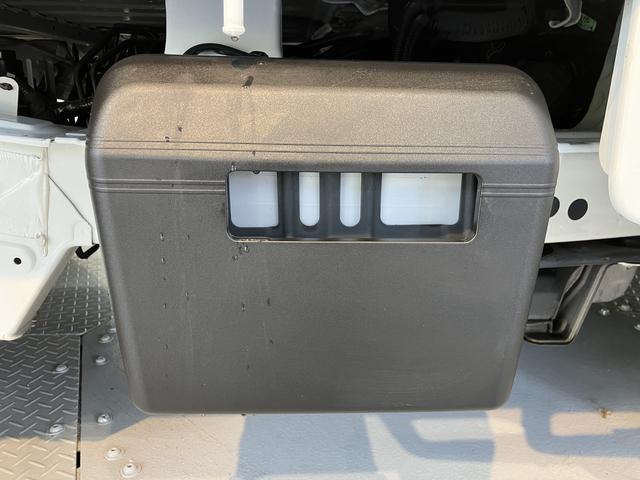 ハイゼットトラックスタンダード2WD マニュアル車 ハロゲンヘッドライト コーナーセンサー アイドリングストップ車 オートライト オートマチックハイビーム マニュアルエアコン 運転席・助手席エアバッグ AM FM(愛媛県)の中古車