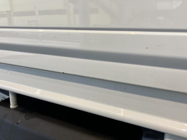 ハイゼットトラックスタンダード2WD マニュアル車 ハロゲンヘッドライト コーナーセンサー アイドリングストップ車 オートライト オートマチックハイビーム マニュアルエアコン 運転席・助手席エアバッグ AM FM(愛媛県)の中古車