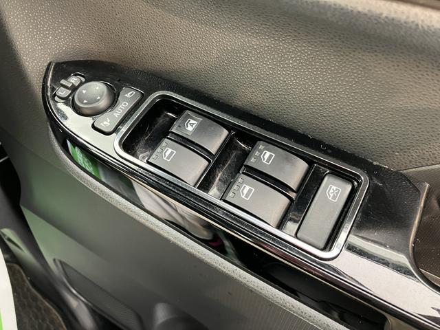 タントカスタムＸプッシュスタート　両側電動スライドドア　コーナーセンサー　アイドリングストップ車　オートライトオートマチックハイビーム　ＬＥＤヘッドライト　フロントフォグランプ　純正ナビ　ＣＤ　ＤＶＤ　フルセグＴＶ（愛媛県）の中古車