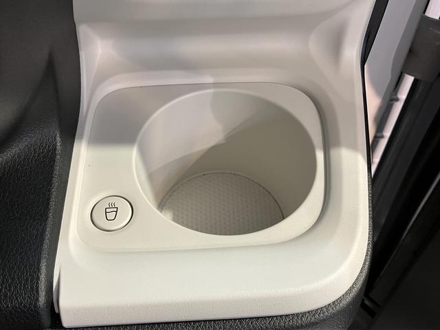 ムーヴキャンバスストライプスＧディスプレイオーディオ　パノラマモニター　フルセグＴＶ　ＵＳＢ　Ｂｌｕｅｔｏｏｔｈ　両側電動スライドドア　障害物センサー　前席シートヒーター　オートライト　ＬＥＤヘッドライト　電動パーキング（愛媛県）の中古車