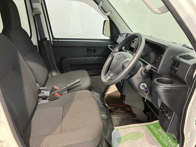 ハイゼットカーゴデラックスＳＡIII２ＷＤ　ＡＴ車　ラジオ　ドライブレコーダー　ＬＥＤヘッドライト　マニュアルエアコン　パワステ　前席パワーウィンドウ　ＡＢＳ　キーレスエントリー（愛媛県）の中古車