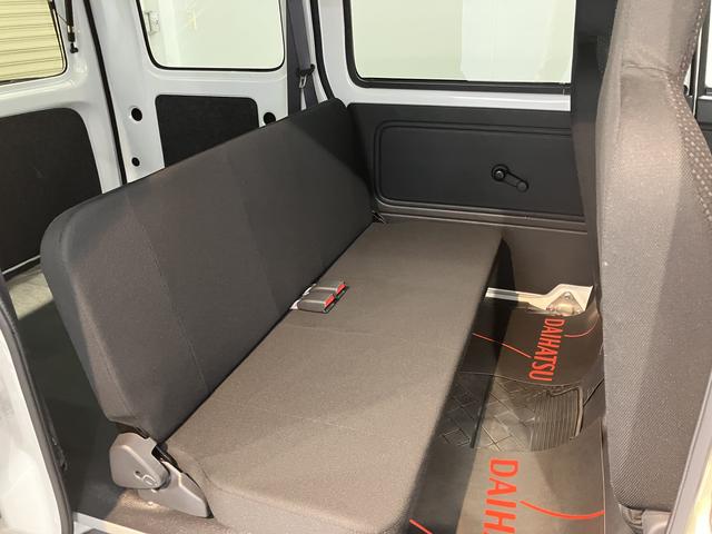 ハイゼットカーゴデラックスＳＡIII２ＷＤ　ＡＴ車　ラジオ　ドライブレコーダー　ＬＥＤヘッドライト　マニュアルエアコン　パワステ　前席パワーウィンドウ　ＡＢＳ　キーレスエントリー（愛媛県）の中古車