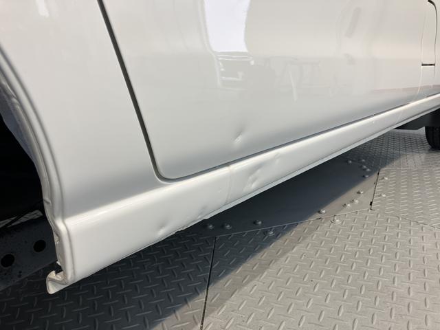 ハイゼットカーゴデラックスＳＡIII２ＷＤ　ＡＴ車　ラジオ　ドライブレコーダー　ＬＥＤヘッドライト　マニュアルエアコン　パワステ　前席パワーウィンドウ　ＡＢＳ　キーレスエントリー（愛媛県）の中古車