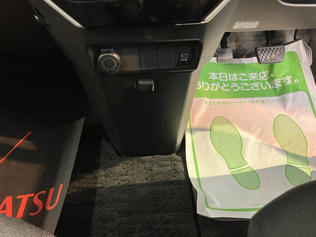 トールカスタムＧ　ターボ　ＳＡII純正ナビ　フルセグＴＶ　ＣＤ　ＤＶＤ　ＵＳＢ　Ｂｌｕｅｔｏｏｔｈ　ＥＴＣ　後席モニター　両側電動スライドドア　プッシュスタート　アイドリングストップ　オートライト　ＬＥＤヘッドライト　キーフリー（愛媛県）の中古車