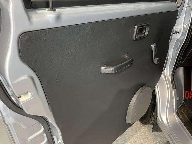 ハイゼットカーゴスペシャル４ＷＤ　ＭＴ車　エアコン　パワステ　ＡＢＳ　純正ＣＤ　両側スライドドア　運転席助手席エアバッグ　標準ルーフ車（愛媛県）の中古車