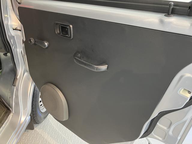 ハイゼットカーゴスペシャル４ＷＤ　ＭＴ車　エアコン　パワステ　ＡＢＳ　純正ＣＤ　両側スライドドア　運転席助手席エアバッグ　標準ルーフ車（愛媛県）の中古車