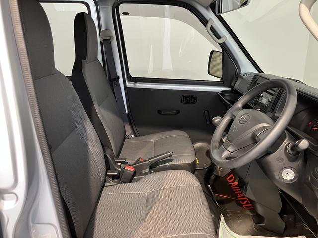 ハイゼットカーゴスペシャル４ＷＤ　ＭＴ車　エアコン　パワステ　ＡＢＳ　純正ＣＤ　両側スライドドア　運転席助手席エアバッグ　標準ルーフ車（愛媛県）の中古車