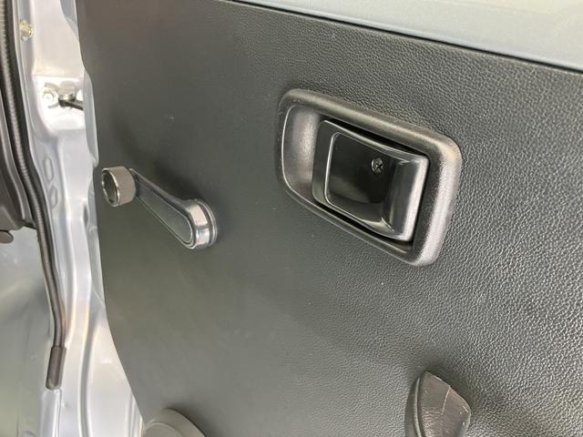 ハイゼットカーゴスペシャル４ＷＤ　ＭＴ車　エアコン　パワステ　ＡＢＳ　純正ＣＤ　両側スライドドア　運転席助手席エアバッグ　標準ルーフ車（愛媛県）の中古車