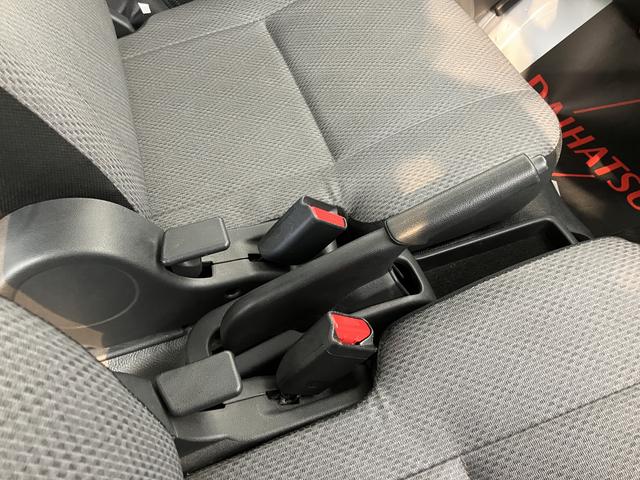 ハイゼットカーゴスペシャル４ＷＤ　ＭＴ車　エアコン　パワステ　ＡＢＳ　純正ＣＤ　両側スライドドア　運転席助手席エアバッグ　標準ルーフ車（愛媛県）の中古車