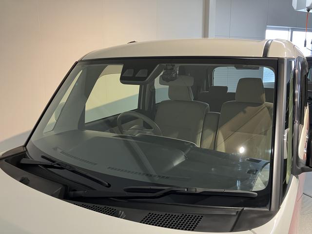 ムーヴキャンバスＧメイクアップリミテッド　ＳＡIII２ＷＤ　ベンチシート　オートライト　オートハイビーム　ＬＥＤヘッドライト　フロントフォグランプ　両側電動スライドドア　アイドリングストップ車　　プッシュスタート　純正メモリーナビ　ＣＤ　ＤＶＤ　ＵＳＢ（愛媛県）の中古車