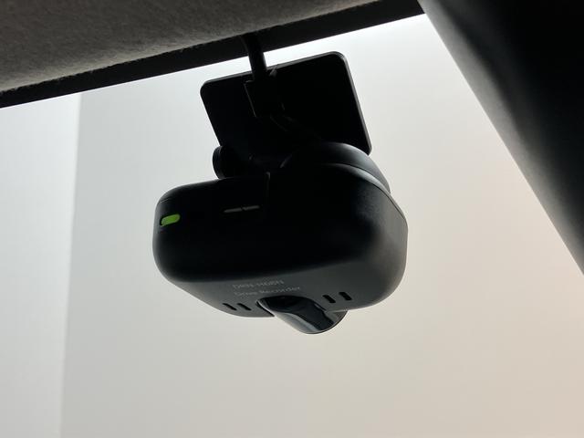 ムーヴキャンバスＧメイクアップリミテッド　ＳＡIII２ＷＤ　ベンチシート　オートライト　オートハイビーム　ＬＥＤヘッドライト　フロントフォグランプ　両側電動スライドドア　アイドリングストップ車　　プッシュスタート　純正メモリーナビ　ＣＤ　ＤＶＤ　ＵＳＢ（愛媛県）の中古車