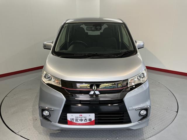 eKカスタムTセーフティパッケージベンチシート アイドリングストップ車 運転席シートヒーター オートライト ディスチャージヘッドライト フロントフォグランプ オートハイビーム 社外メモリーナビ CD DVD USB Bluetooth(愛媛県)の中古車