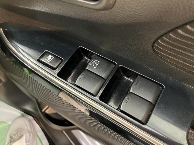 eKカスタムTセーフティパッケージベンチシート アイドリングストップ車 運転席シートヒーター オートライト ディスチャージヘッドライト フロントフォグランプ オートハイビーム 社外メモリーナビ CD DVD USB Bluetooth(愛媛県)の中古車