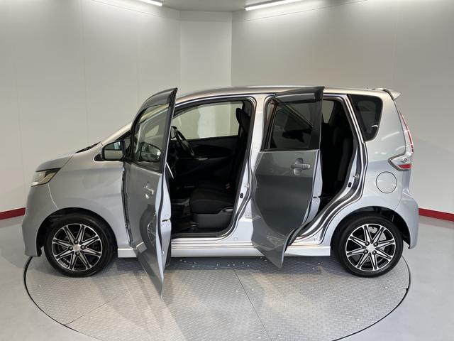 eKカスタムTセーフティパッケージベンチシート アイドリングストップ車 運転席シートヒーター オートライト ディスチャージヘッドライト フロントフォグランプ オートハイビーム 社外メモリーナビ CD DVD USB Bluetooth(愛媛県)の中古車