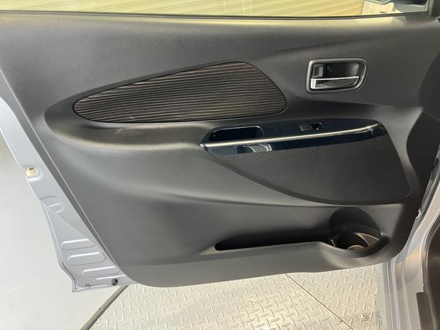 eKカスタムTセーフティパッケージベンチシート アイドリングストップ車 運転席シートヒーター オートライト ディスチャージヘッドライト フロントフォグランプ オートハイビーム 社外メモリーナビ CD DVD USB Bluetooth(愛媛県)の中古車