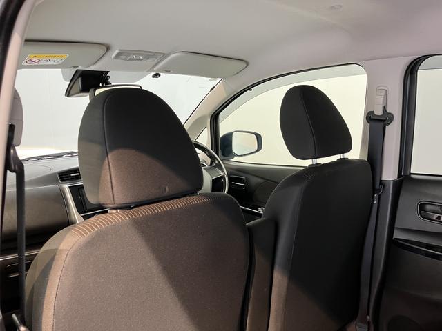 eKカスタムTセーフティパッケージベンチシート アイドリングストップ車 運転席シートヒーター オートライト ディスチャージヘッドライト フロントフォグランプ オートハイビーム 社外メモリーナビ CD DVD USB Bluetooth(愛媛県)の中古車