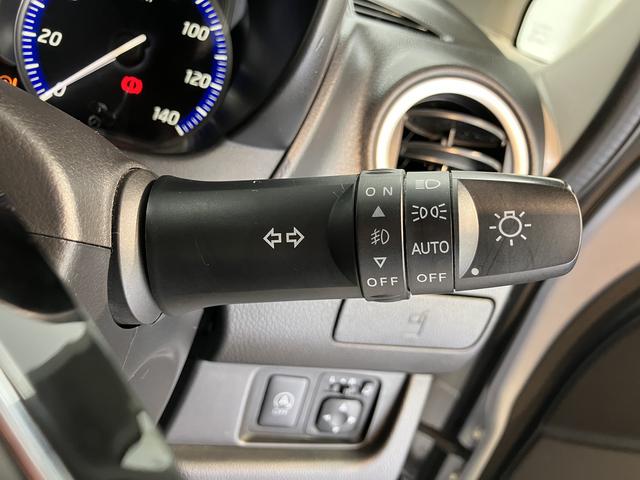 eKカスタムTセーフティパッケージベンチシート アイドリングストップ車 運転席シートヒーター オートライト ディスチャージヘッドライト フロントフォグランプ オートハイビーム 社外メモリーナビ CD DVD USB Bluetooth(愛媛県)の中古車