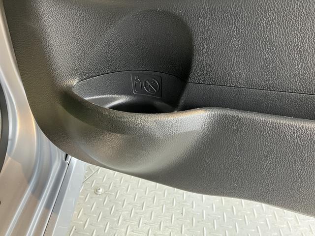 eKカスタムTセーフティパッケージベンチシート アイドリングストップ車 運転席シートヒーター オートライト ディスチャージヘッドライト フロントフォグランプ オートハイビーム 社外メモリーナビ CD DVD USB Bluetooth(愛媛県)の中古車