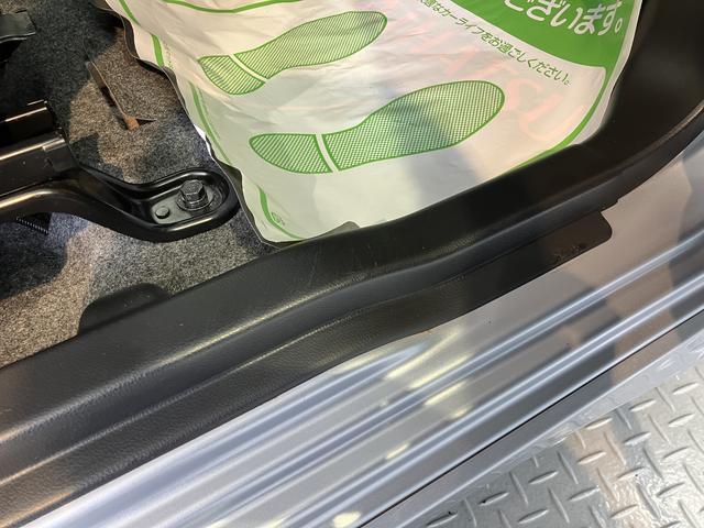 eKカスタムTセーフティパッケージベンチシート アイドリングストップ車 運転席シートヒーター オートライト ディスチャージヘッドライト フロントフォグランプ オートハイビーム 社外メモリーナビ CD DVD USB Bluetooth(愛媛県)の中古車